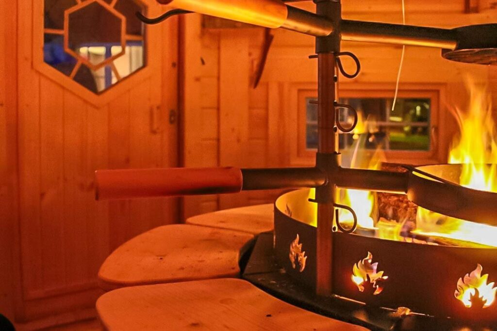 Gemütliche und entspannte Abende mit der Familie und Freunden - oder ganz romantisch nur zu zweit. All das können Sie im Ferienhaus 4 Jahreszeiten in Glowe erleben.