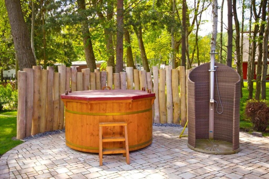 Ob Hot Tub, outdoor Dusche oder Sauna unser Ferienhaus lässt keine Wünsche offen. Erleben Sie Ihren eigenen kleinen Wellnessbereich auf der Insel Rügen